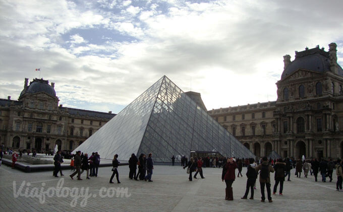 Museo del Louvre en parís