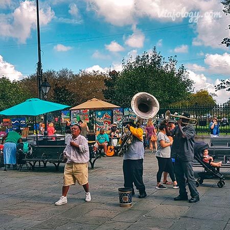 Músicos callejeros en Jackson Square