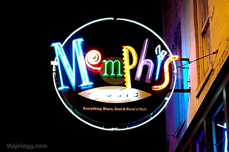 Luminoso de Memphis en Tennessee